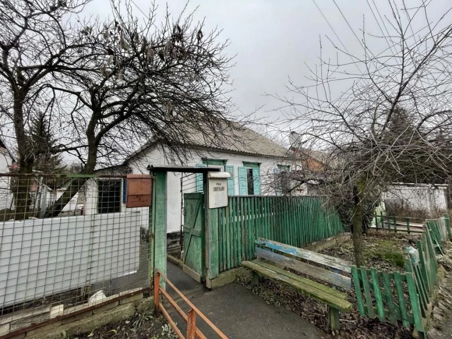 В Днепре, продам или поменяю на Каменское, свой дом в тихом