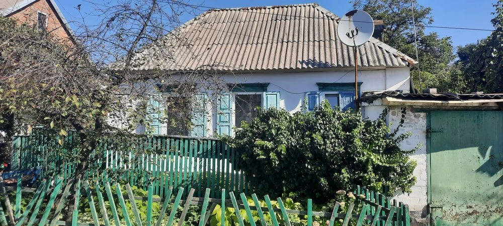 В Днепре, продам или поменяю на Каменское, свой дом в тихом