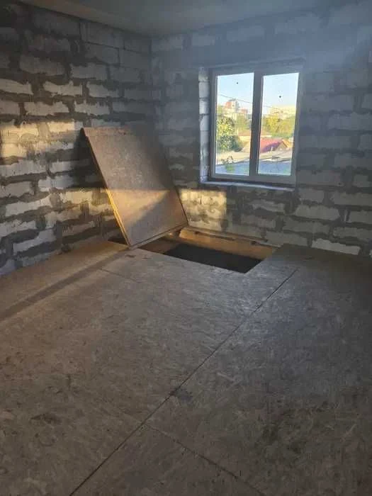 Продам 2 будинки на одній ділянці в Центрі