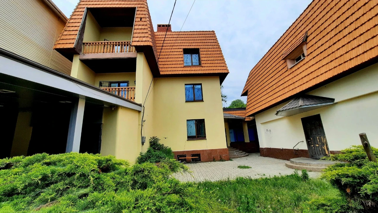 Продам будинок + басейн + сауна - Центр, Менора, Нагорка, Ля