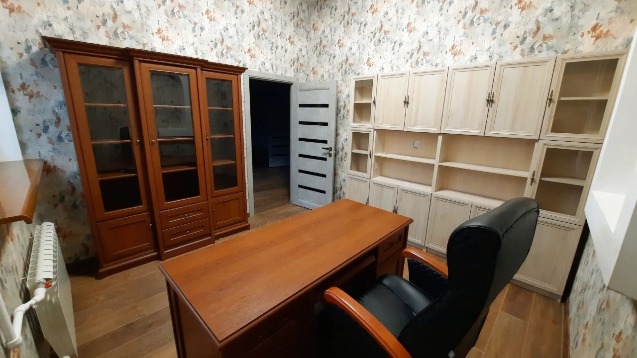 Продам будинок + басейн + сауна - Центр, Менора, Нагорка, Ля