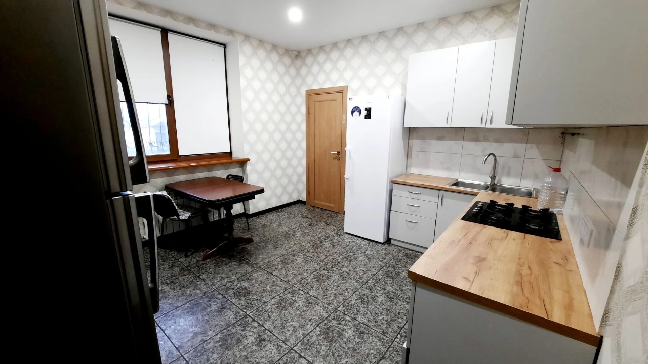 Продам будинок + басейн + сауна - Центр, Менора, Нагорка, Ля