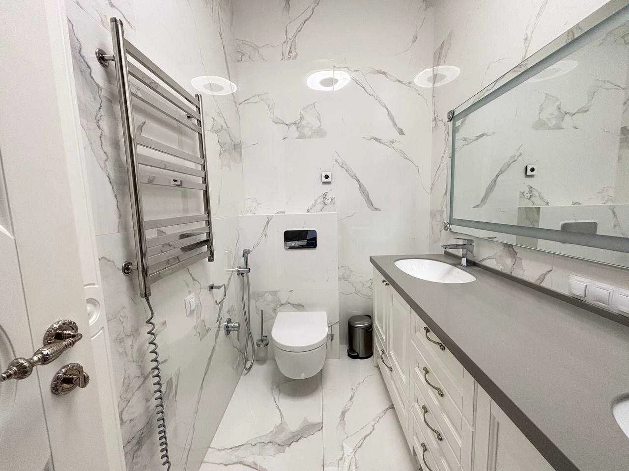 4 спальни! Бассейн и гараж! Продам уникальный дом 2017г. пр-