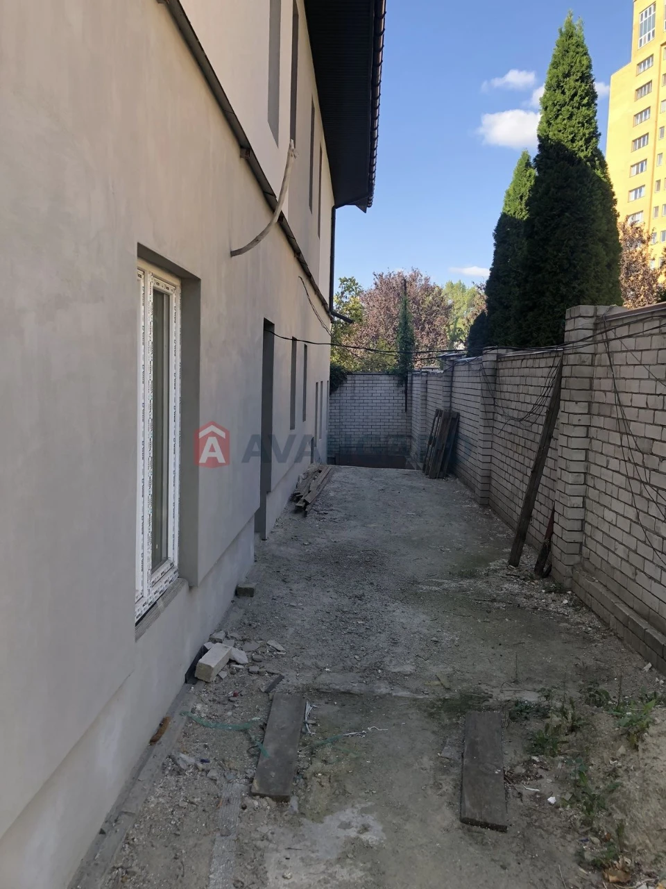У продажу 3-поверховий будинок Нагірка Центр 500000$