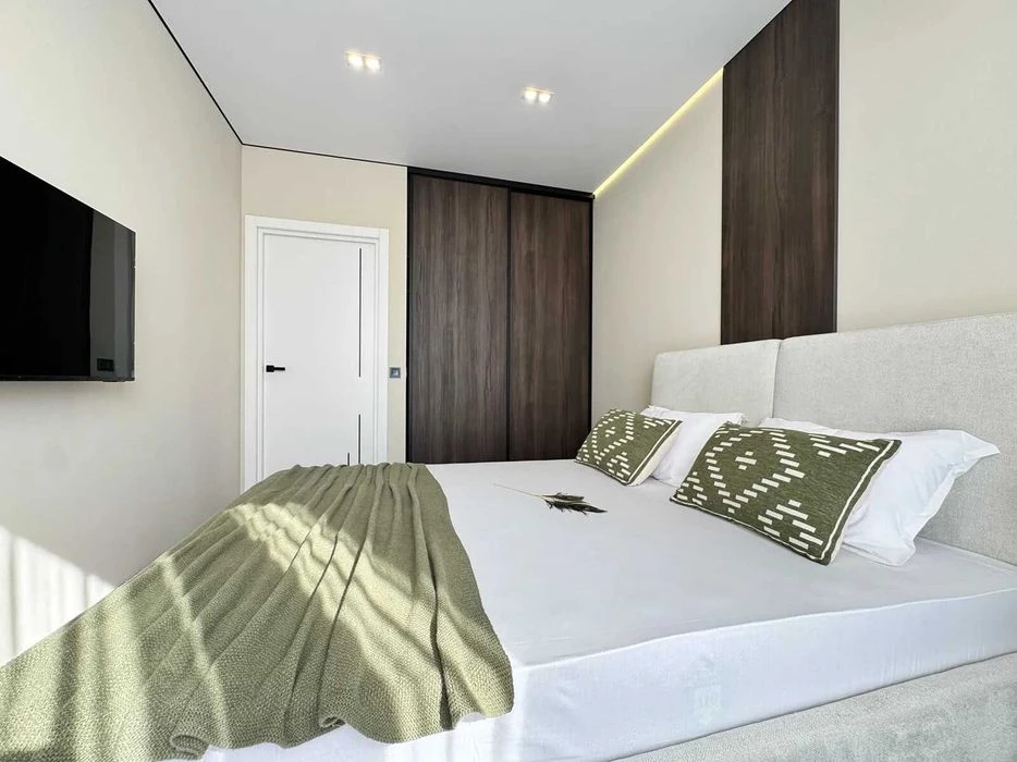 Urgent! Fully furnished two-room apartment in the center of Ivano-
