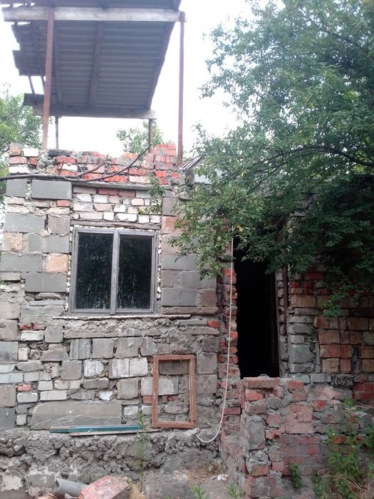 Дачу з ділянкою 5 соток
