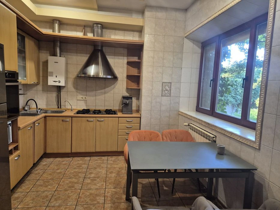 Срочно продам отличный,тёплый дом в АНД районе,возле АТБ уго