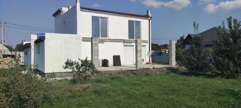 Продам  дом на ул .Онежская не далеко от Каравана ,не красна