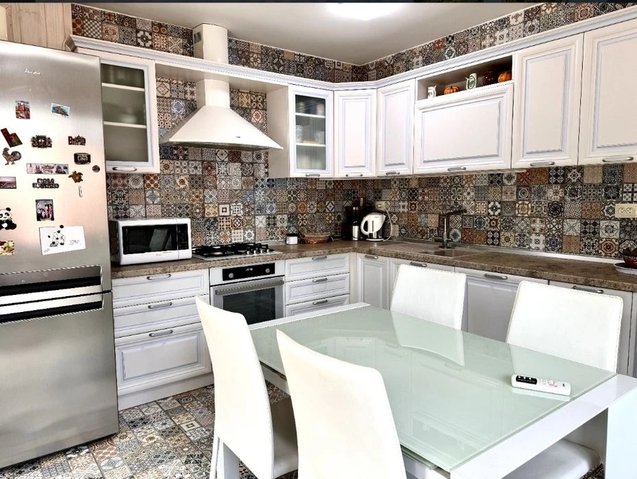 Продам шикарный дом 121 кв м, евроремонт, 4 комнаты, 12 сото