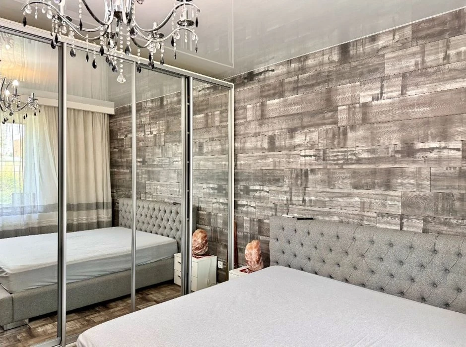 Продам шикарный дом 121 кв м, евроремонт, 4 комнаты, 12 сото
