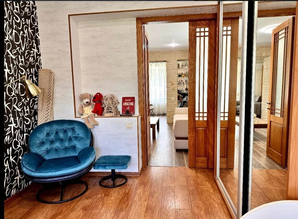 Продам шикарный дом 121 кв м, евроремонт, 4 комнаты, 12 сото