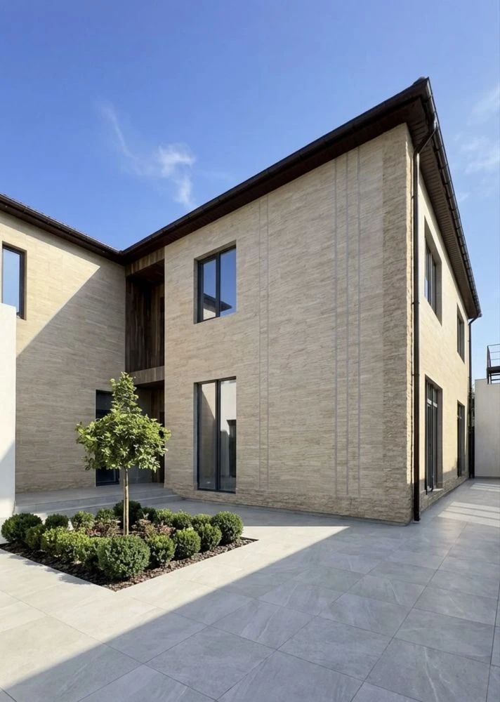 New house on Fontane, newly renovated, great price