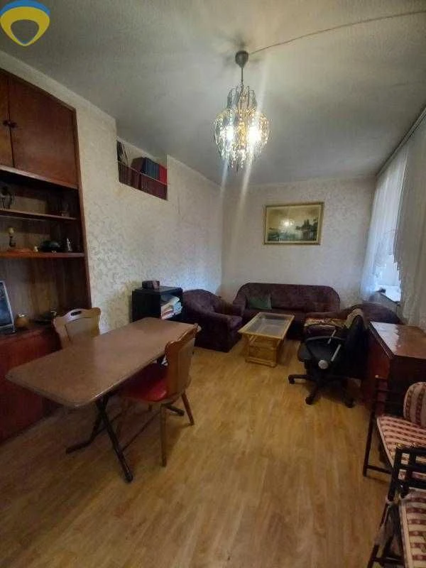 I will sell a part of the house in Melnytsy on the street. Green