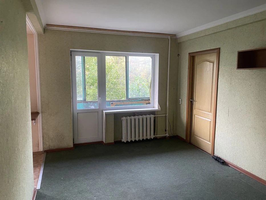 Продається 3-кімнатна квартира по вул. Нижньодніпровській