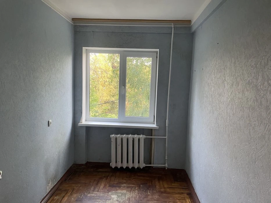 Продається 3-кімнатна квартира по вул. Нижньодніпровській