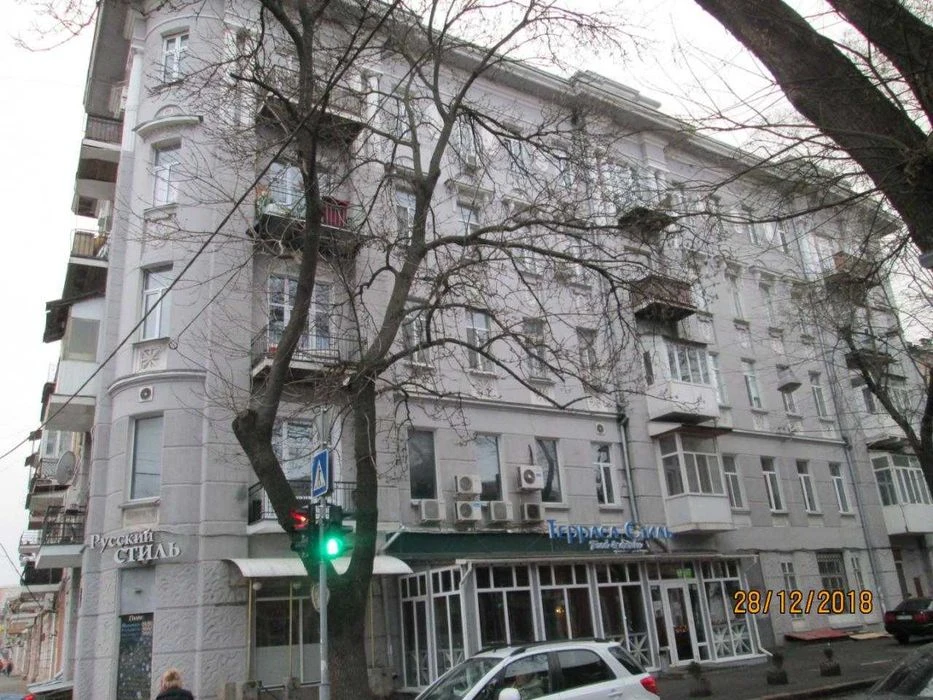 Продается комната со своей кухней и санузлом