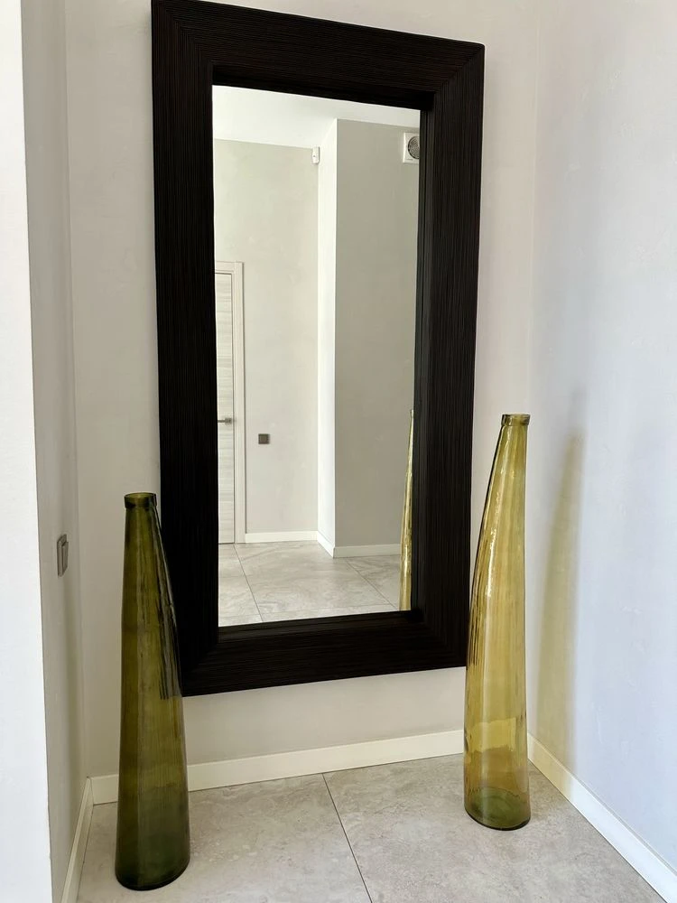 Sauvignon. Contemporary house 550 sq.m. The plot is 14 acres.