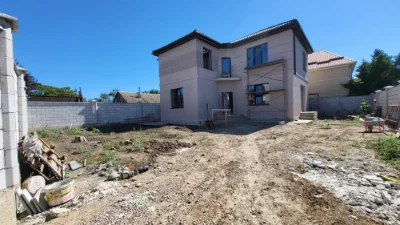 House of 160 m2 on 4 acres, 10th century B. Fontana