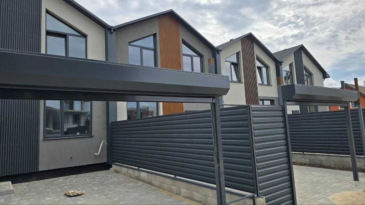 I will sell a new townhouse