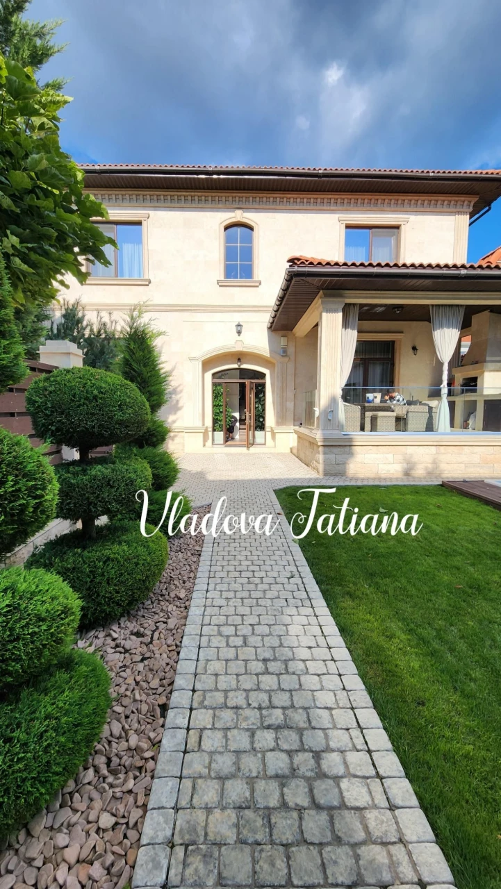 NEW HOUSE for sale in Sauvignon, 4.7 acres, 230m²