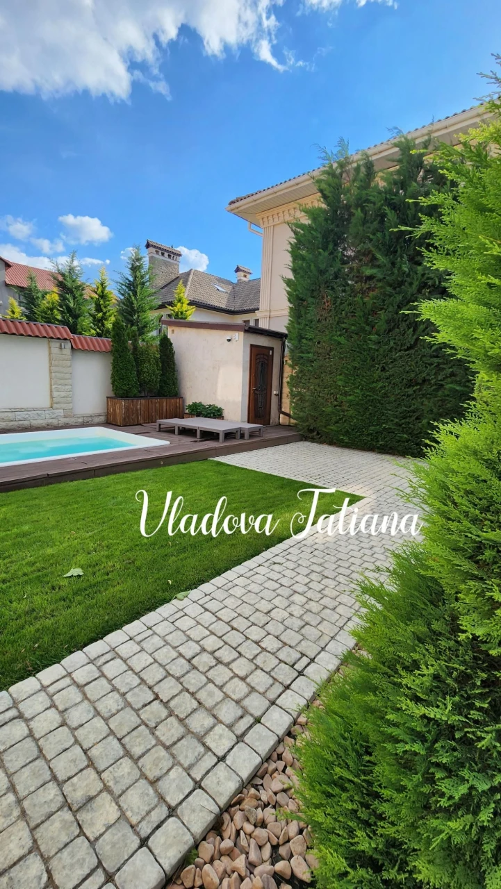 NEW HOUSE for sale in Sauvignon, 4.7 acres, 230m²