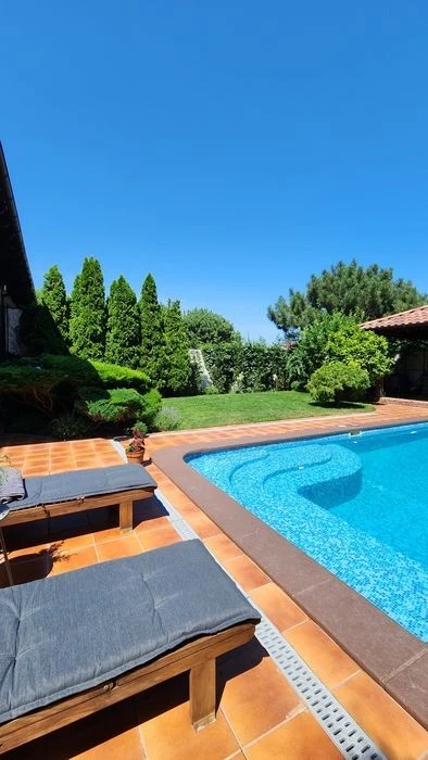 Luxury house in Sauvignon