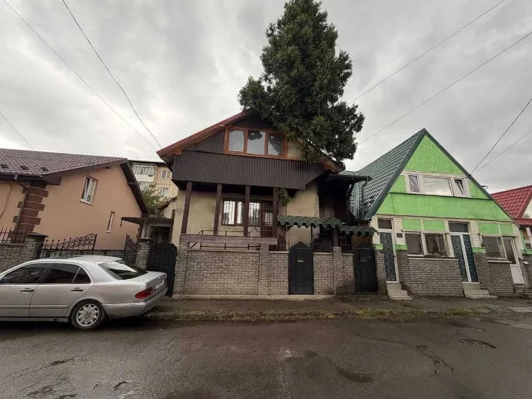 Продаж 2х поверхового будинку в центрі міста