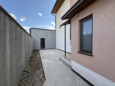 Будинок на березі . Соляні