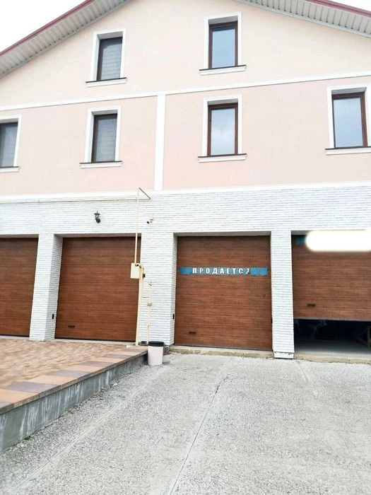 продам 2 поверховий 3 рівневий будинок дуплекс в Інгульськом