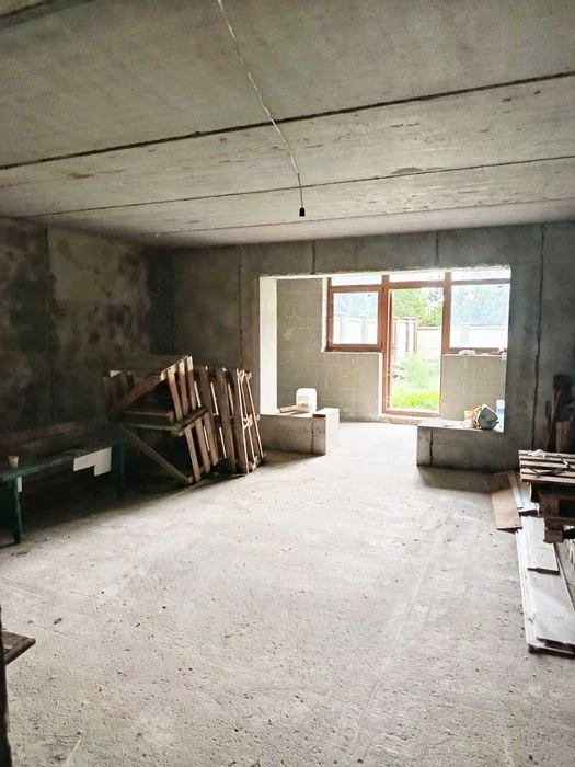 продам 2 поверховий 3 рівневий будинок дуплекс в Інгульськом