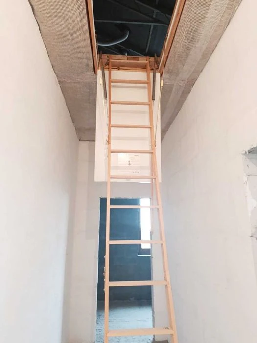 продам 2 поверховий 3 рівневий будинок дуплекс в Інгульськом