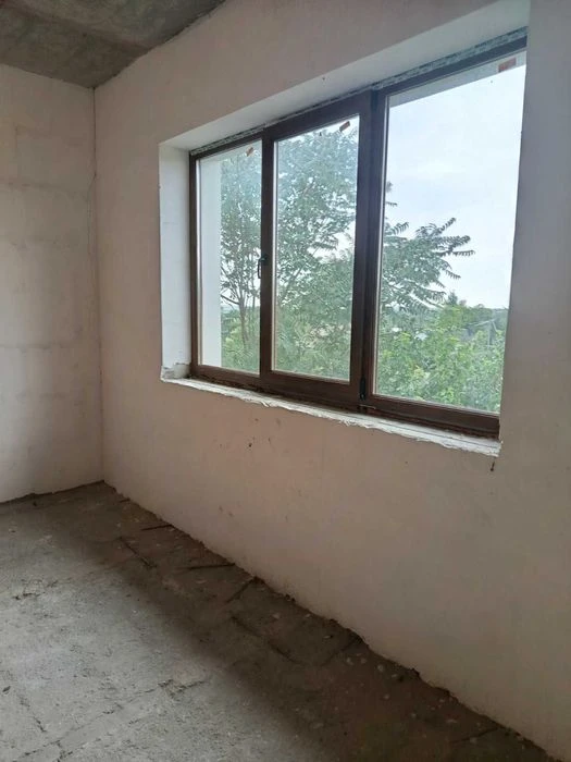 продам 2 поверховий 3 рівневий будинок дуплекс в Інгульськом