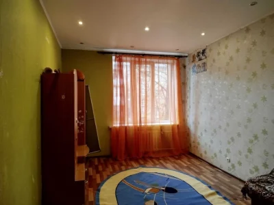 For sale! 3-room apartment. Stalin-era building, KhTZ, Mira St., Industrialnaya M.