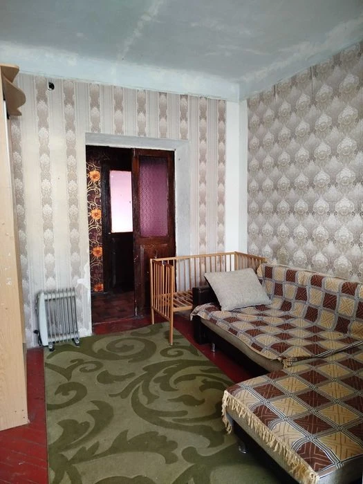 For sale! 3-room apartment. Stalin-era building, KhTZ, Mira St., Industrialnaya M.