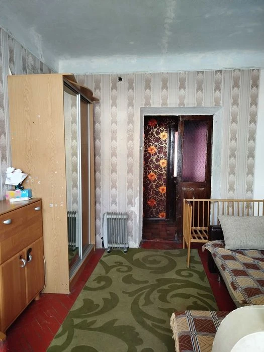 For sale! 3-room apartment. Stalin-era building, KhTZ, Mira St., Industrialnaya M.