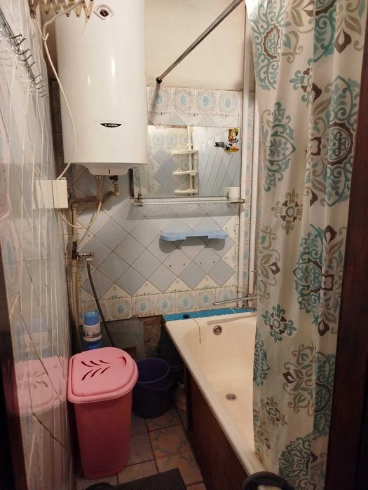 For sale! 3-room apartment. Stalin-era building, KhTZ, Mira St., Industrialnaya M.