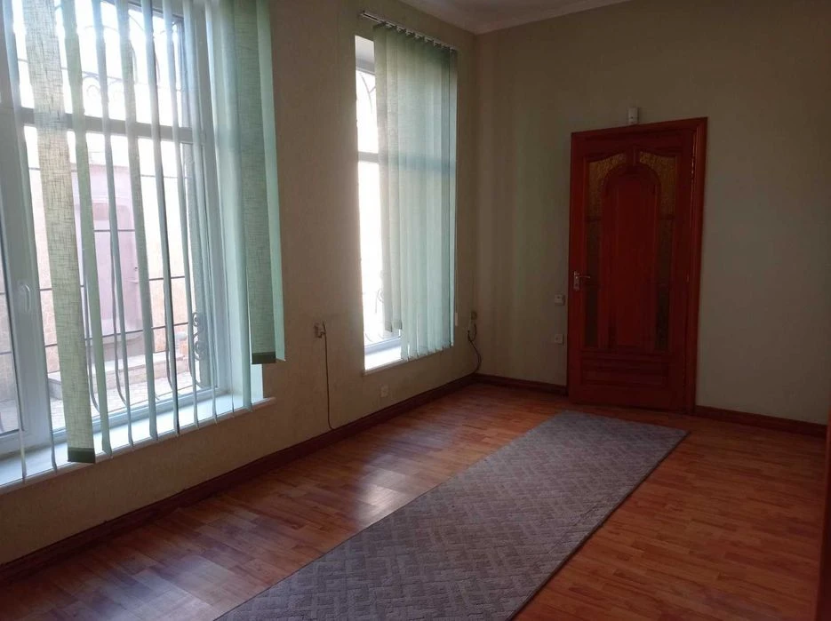Продам ЭЛИТНЫЙ 2х этажн. дом 255м.кв, в Центре, р-он Чкалова