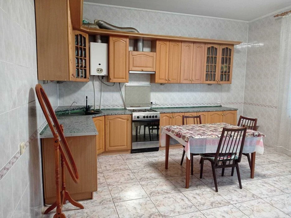 Продам ЭЛИТНЫЙ 2х этажн. дом 255м.кв, в Центре, р-он Чкалова