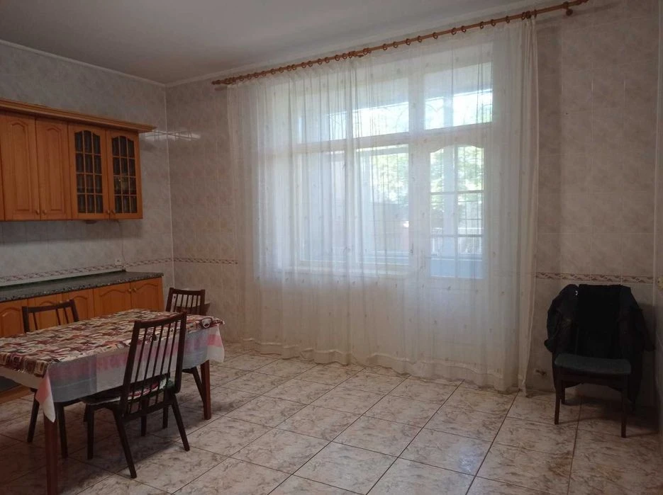 Продам ЭЛИТНЫЙ 2х этажн. дом 255м.кв, в Центре, р-он Чкалова
