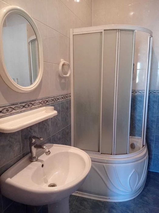 Продам ЭЛИТНЫЙ 2х этажн. дом 255м.кв, в Центре, р-он Чкалова