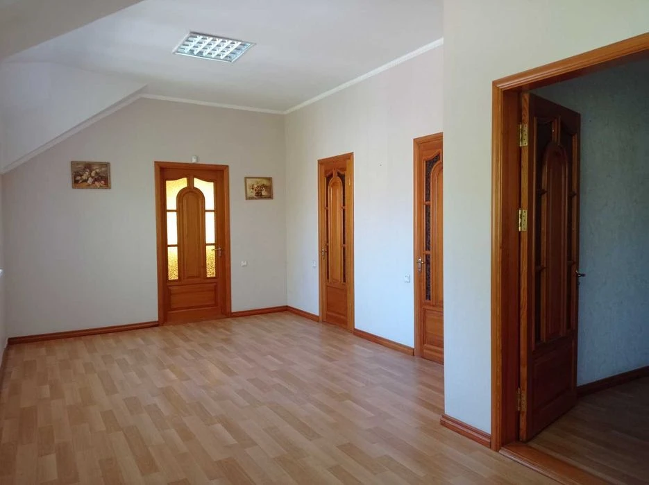 Продам ЭЛИТНЫЙ 2х этажн. дом 255м.кв, в Центре, р-он Чкалова