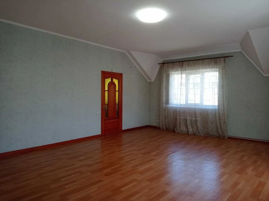 Продам ЭЛИТНЫЙ 2х этажн. дом 255м.кв, в Центре, р-он Чкалова