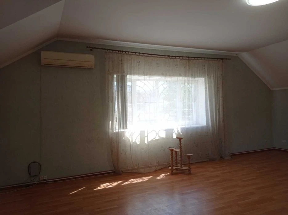 Продам ЭЛИТНЫЙ 2х этажн. дом 255м.кв, в Центре, р-он Чкалова