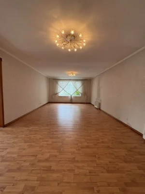Продаж 2-х поверхового будинку в Центрі міста-250кв.м.Вул.Се