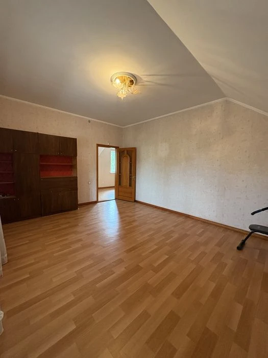 Продаж 2-х поверхового будинку в Центрі міста-250кв.м.Вул.Се