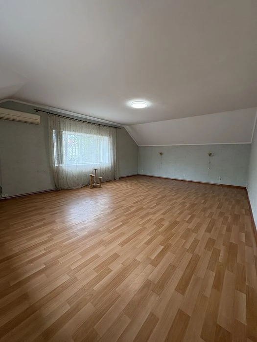 Продаж 2-х поверхового будинку в Центрі міста-250кв.м.Вул.Се