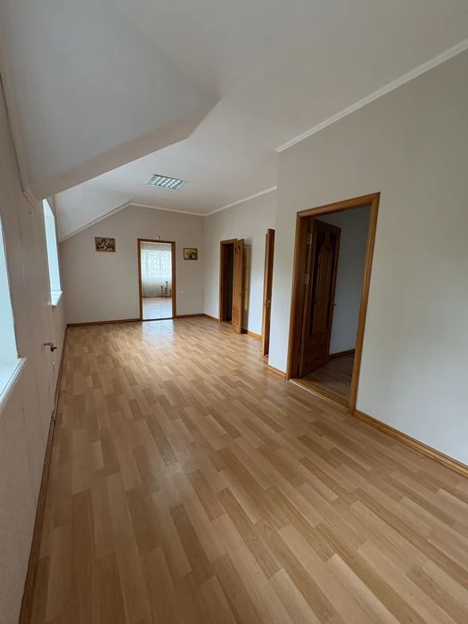 Продаж 2-х поверхового будинку в Центрі міста-250кв.м.Вул.Се
