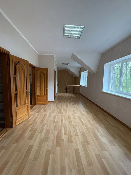 Продаж 2-х поверхового будинку в Центрі міста-250кв.м.Вул.Се