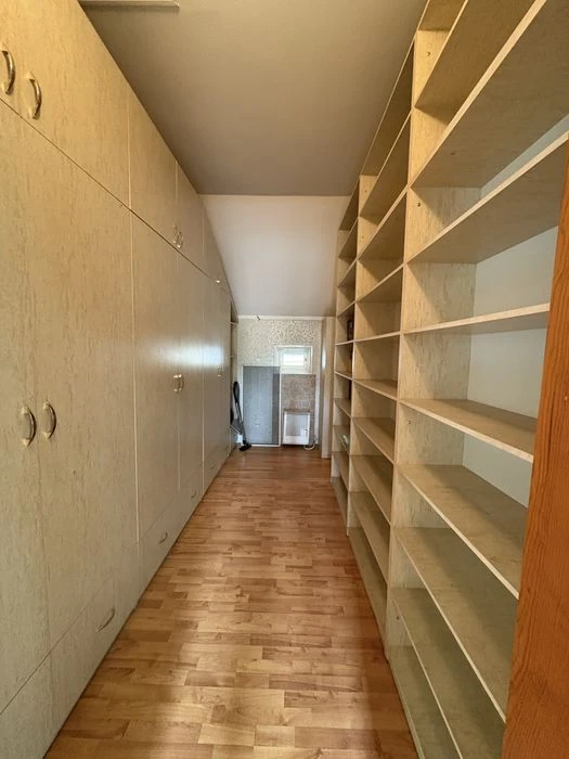Продаж 2-х поверхового будинку в Центрі міста-250кв.м.Вул.Се
