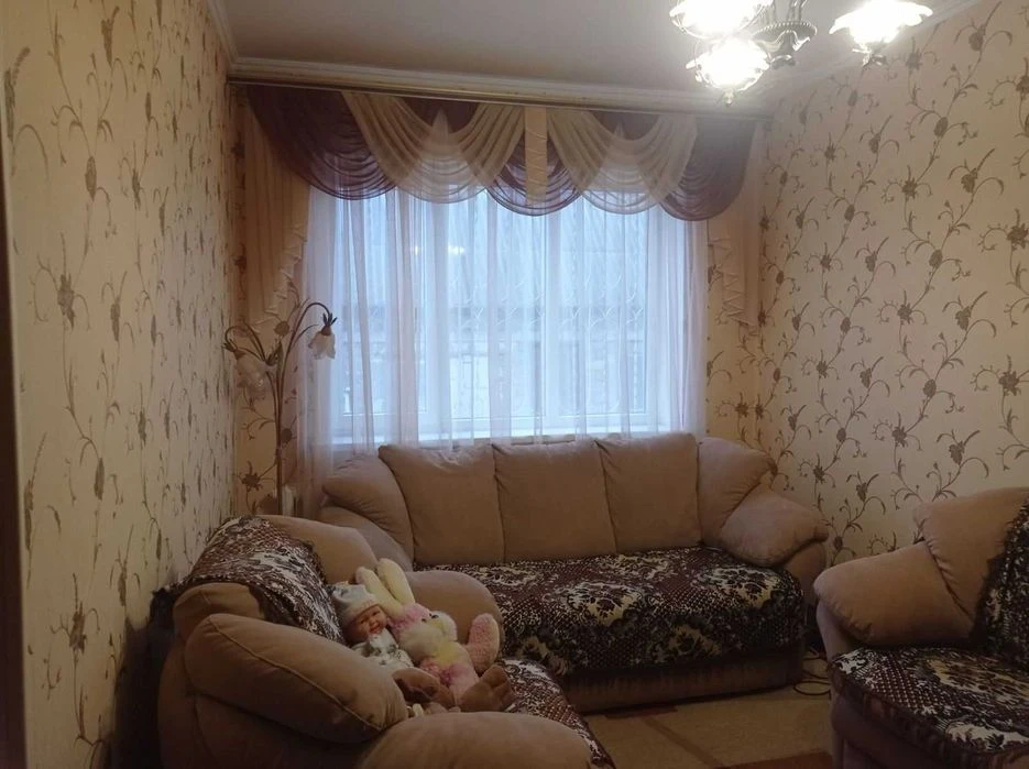 Продам 2х эт.дом 2008г.п.в Матвеевке 6 комн 188 общ в/у
